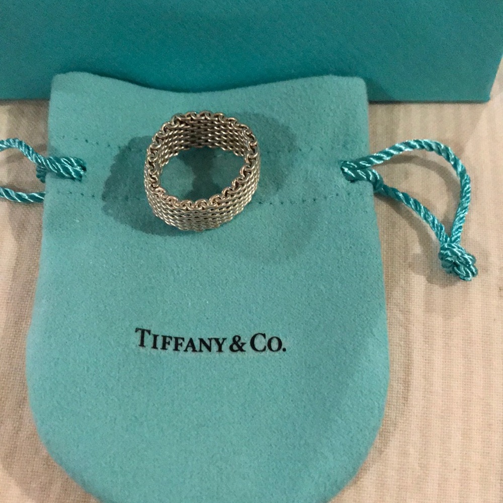 Tiffany & Co silver mesh size 8 ring clean + pouch